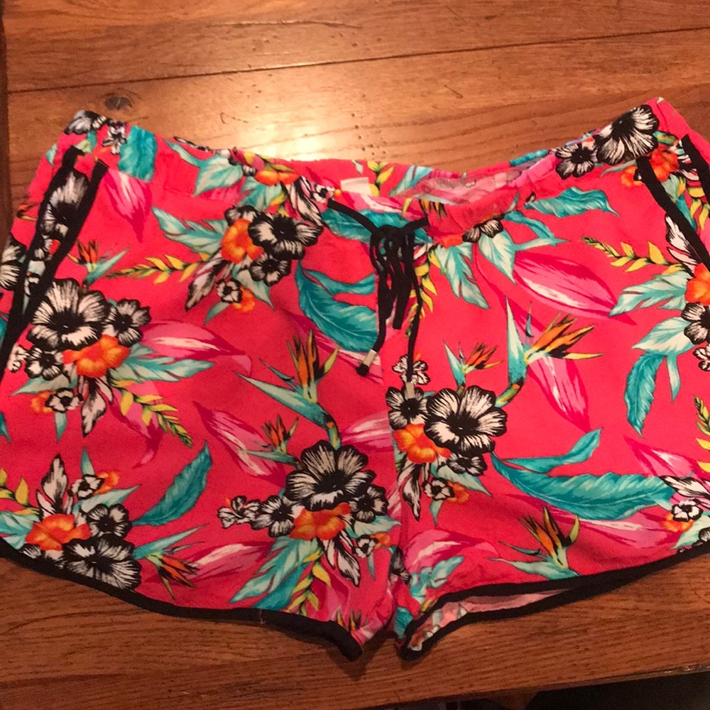 Bright old navy floral shorts